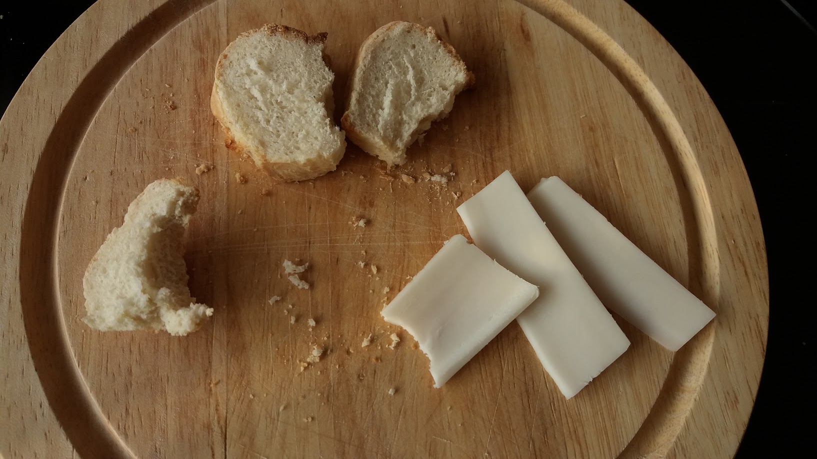 Resin Bread with goat cheese